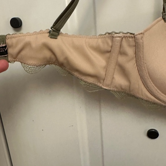 Victoria’s Secret Very Sexy Multi-way push-up Underwire Bra size 32B - Picture 8 of 11